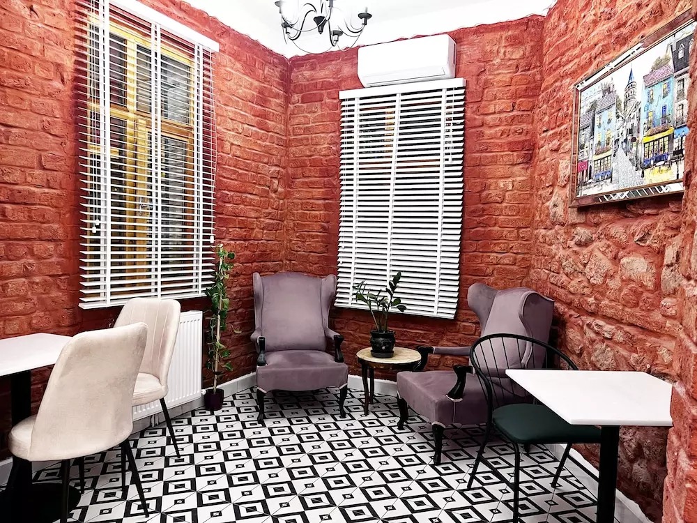 هتل امی تکسیم